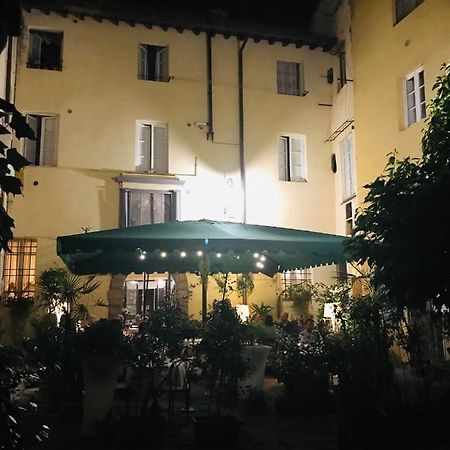 Al Cardinale Rooms & Studios Lucca Exterior photo