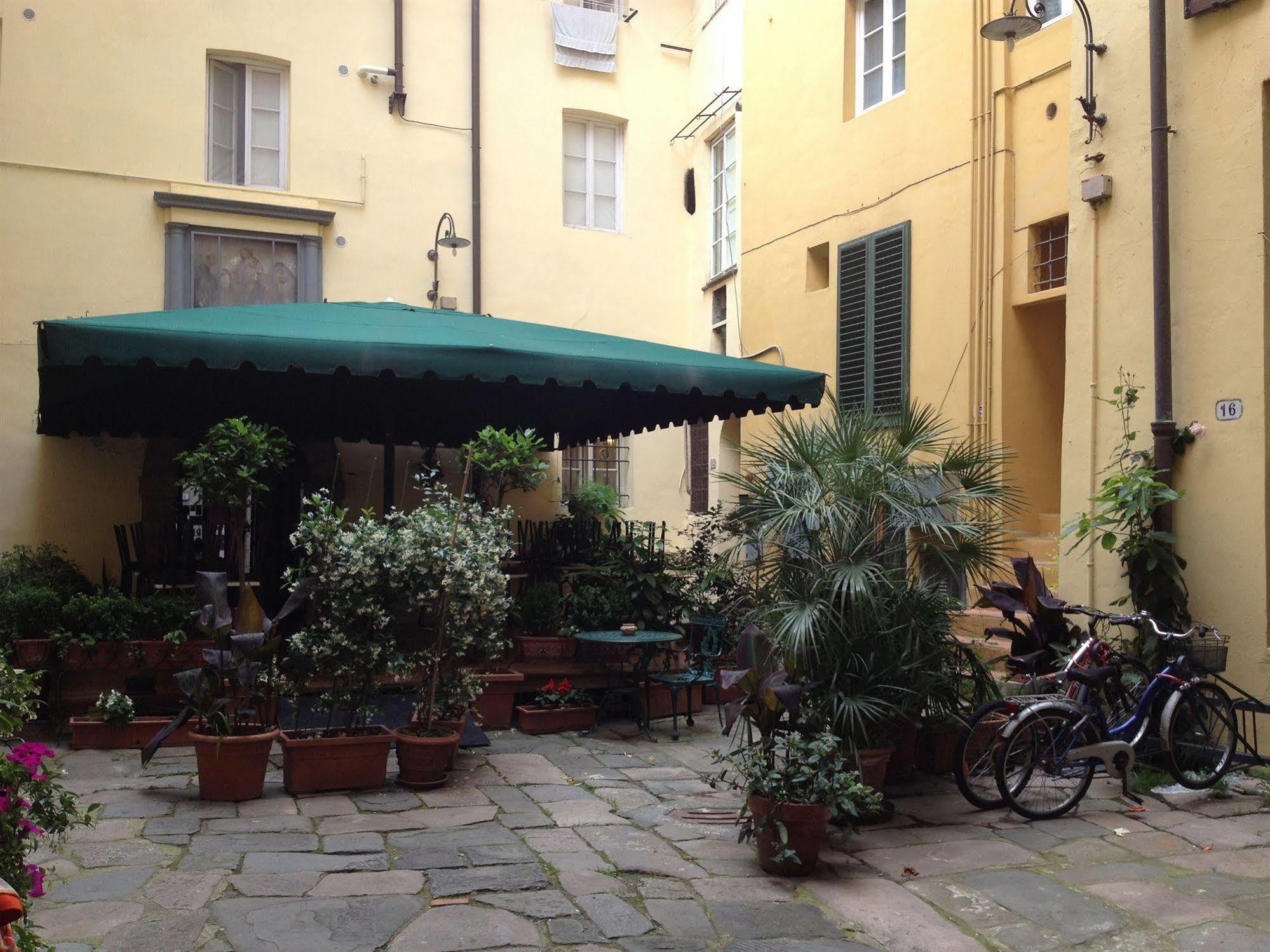 Al Cardinale Rooms & Studios Lucca Exterior photo